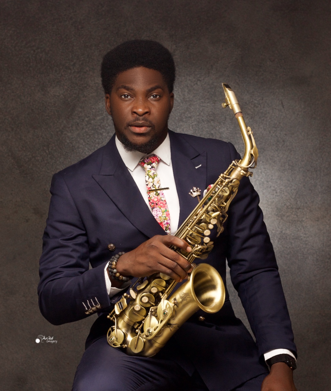 YomiSax with a gold saxophone